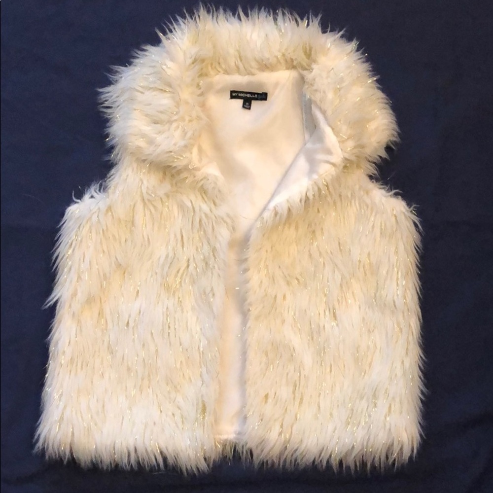 Faux fur girls vest white with gold thread, size M